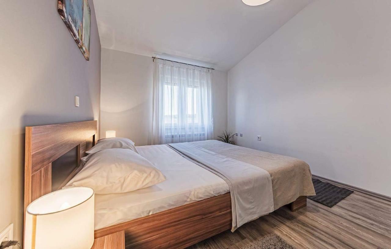 Apartment Lavander 01 Pula Bagian luar foto