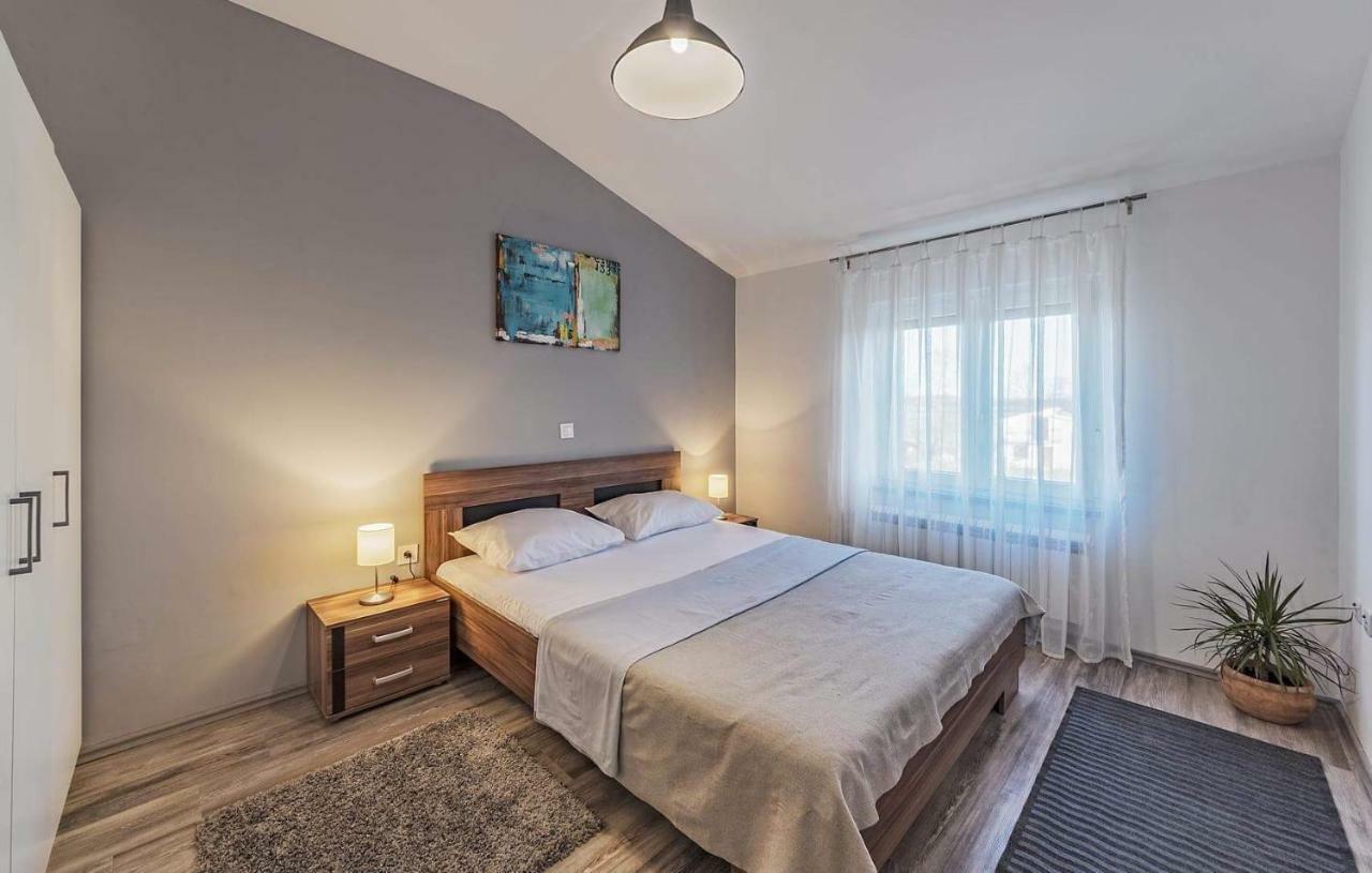 Apartment Lavander 01 Pula Bagian luar foto