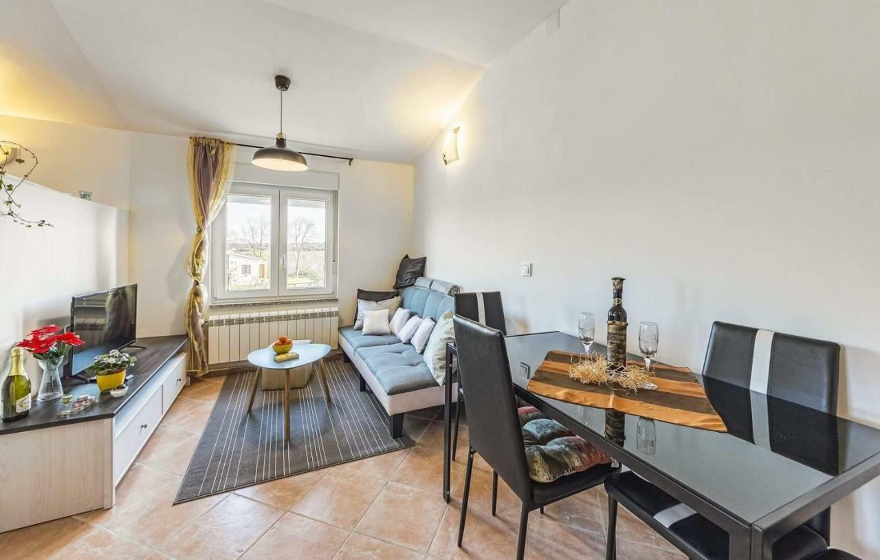 Apartment Lavander 01 Pula Bagian luar foto