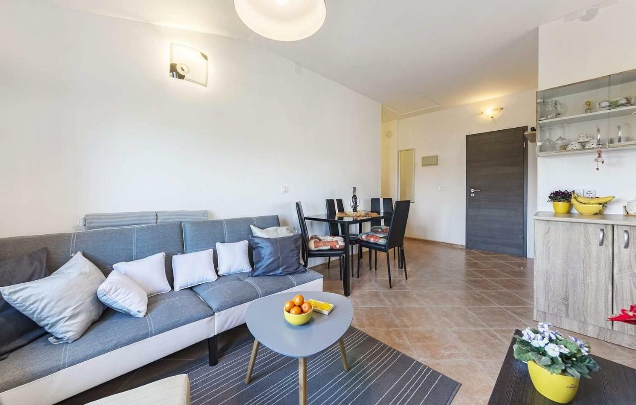 Apartment Lavander 01 Pula Bagian luar foto